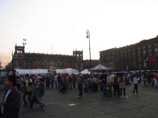 Menschengetummel auf dem Hauptplatz