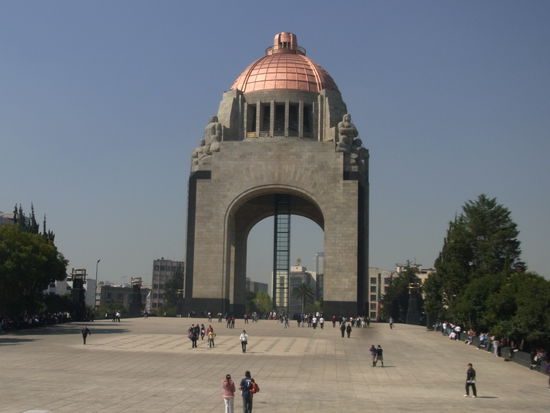 Einer der vielen baulichen Sehenswuerdigkeiten von Mexico City