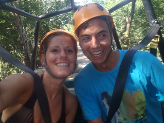 Waehrend der Fahrt durch den Jungle.