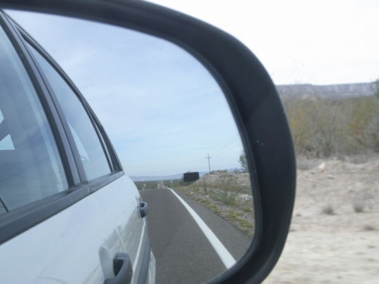 Und da die Mexikaner gerne schnell zum Ziel kommen, bauen sie oft sehr sehr sehr sehr lange Strassen...teilweise sind wir ueber 15 km geradeaus gefahren...unvollstellbar