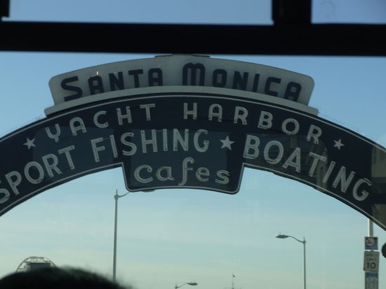 Am Santa Monica Pier fotographierten wir dieses berühmte Schild aus dem Film Forrest Gump