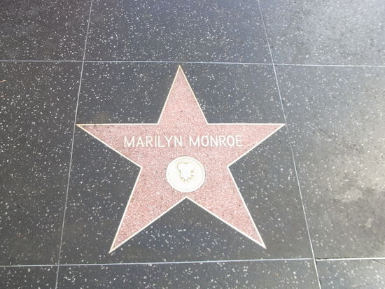 Sowohl ältere Stars (wie hier Marilyn Monroe) wie auch jüngern Stars sind auf dem Hollywood Boulevard vertreten
