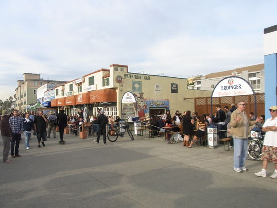 Schon wieder zu Hause...nein...der original Erdinger Beergarten am Venice Beach
