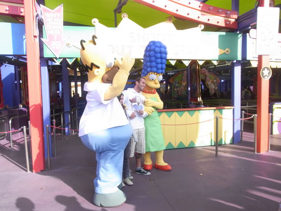 Der Simpsons-Simulations-Ride schlug uns ein wenig auf den Magen....