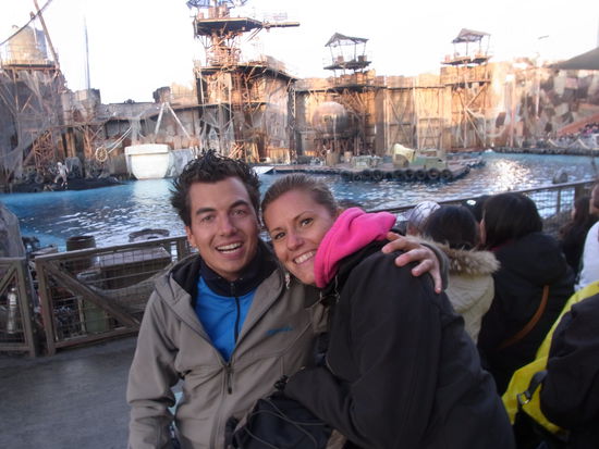 Wir vor dem Szenerie von "Waterworld" - ein absolutes Highlight