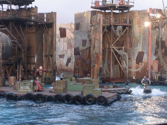 Schießereien und wilde Verfolgungsfahrten auf dem Wasser