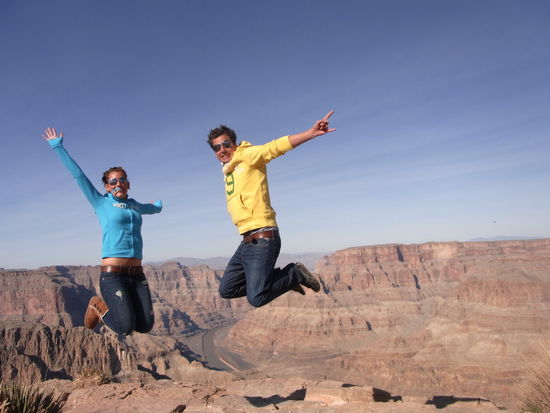 Selbe Stelle - andere Pose: nach 10 Versuchen mit Selbstauslöser gelang uns diese Aufnahme