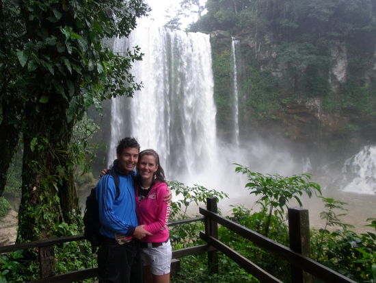 Wir vor dem Misol Ha