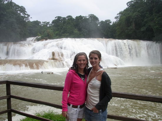 Mit Judith am Agua Azul