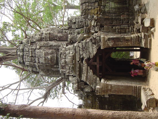 da konnte man mit dem Tuk Tuk durch fahren, leider weiss ich nimmer wie es hiess