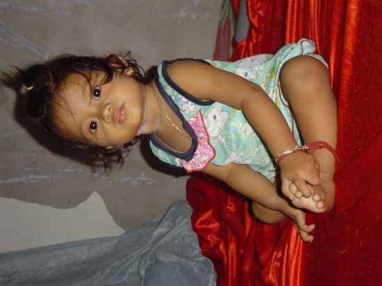 Das ist die kleine Tochter unseres Gastgebers