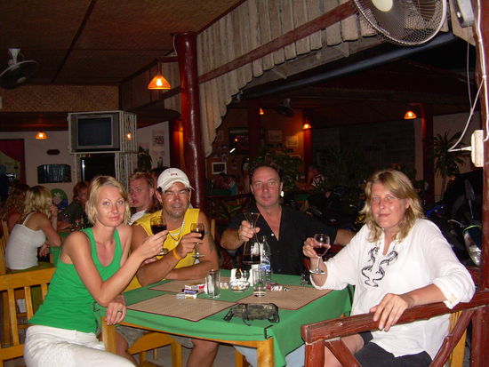 Marion, der italienische Besitzer, Cedric und meinereins