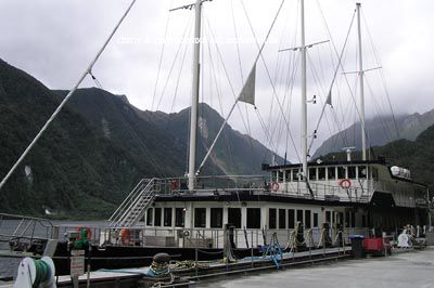 Die Fiordland Navigator unterwegs auf dem Doubtful Sound