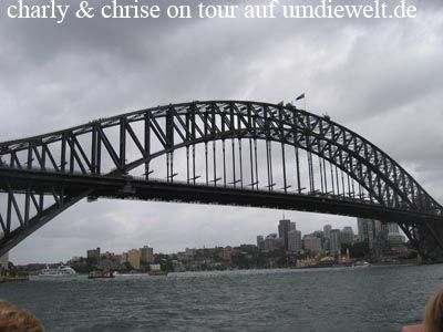 Sydney Harbour Bridge. Weltberuehmt, wir davor!