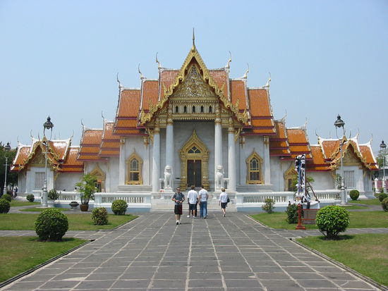 einer der vielen Tempel in Bangkok
