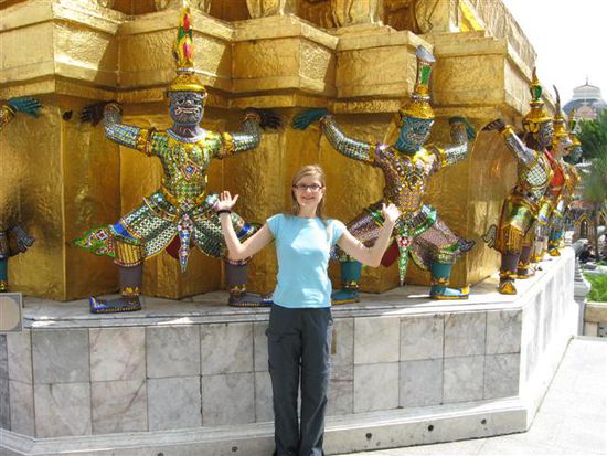 Wat Phra Kaeo (Golden Palace) # drei - obviously mit Gerti dabei
