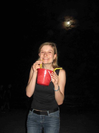 Gerti mit einem der Kübel