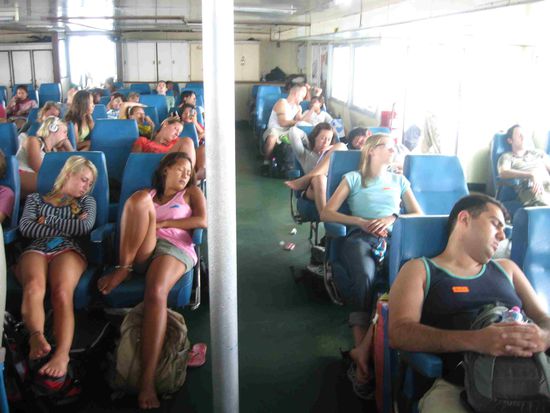 Schiffahrt am Tag nach der Fullmoon-Party