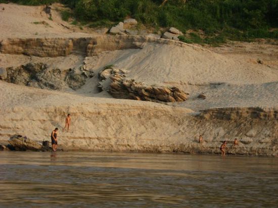 Plantschen im Mekong-River macht Spass!