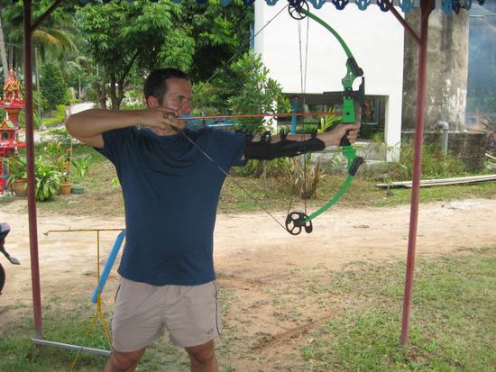 Christian im Bow and Arrow-Club - volle Konzentration