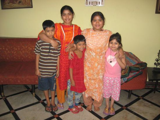 Hotelkollegen: im Bild Teil einer islamischen Familie aus Bangladesh (in Kolkata zur aerztlichen Betreuung)