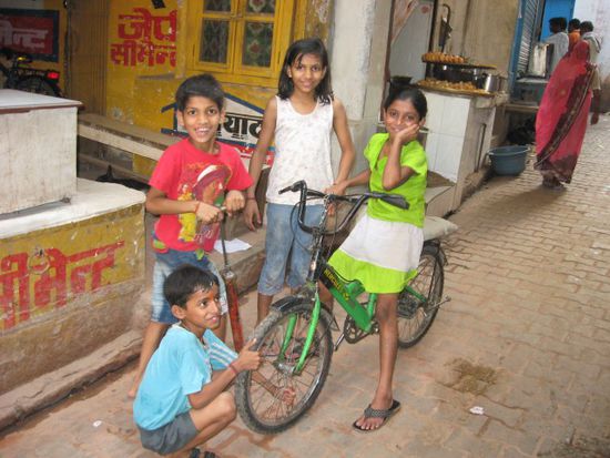 als Kind ein Fahrrad zu haben ist in Indien schon etwas Besonderes