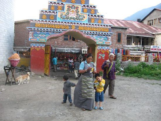 buddhistische Familie in New Manali