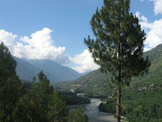schöne Landschaft bei Fahrt von Manali nach Ramnagar