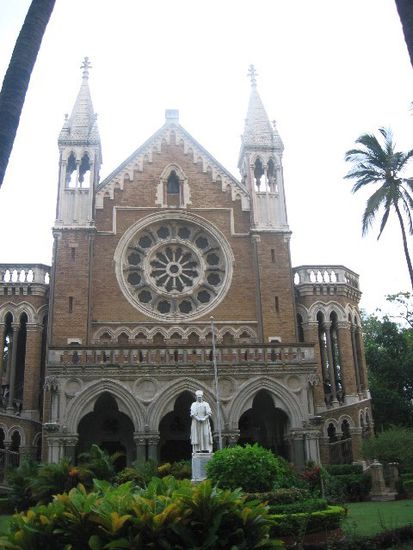 Universitätsgebäude im südlichen Mumbai