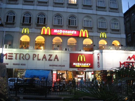 auch in Mumbai gibt es McDonalds - wie immer in Indien ohne Rindfleischburger
