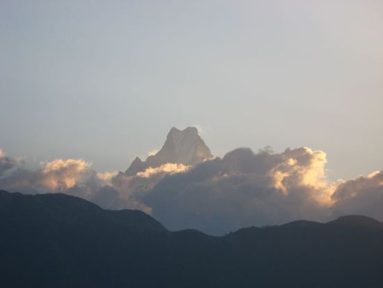 der heilige Berg Machhapuchhre 6993m(Sicht von Poon Hill)
