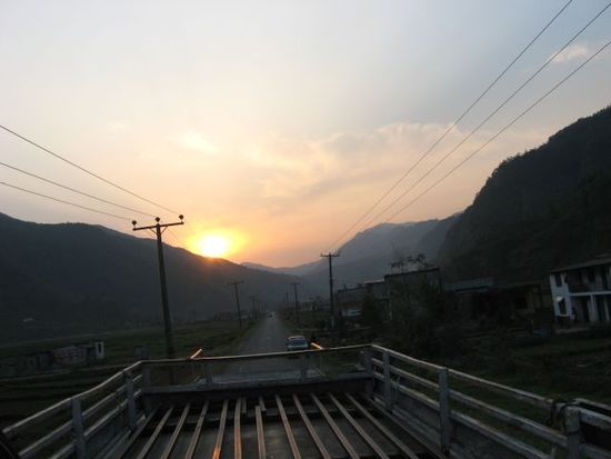 Sonnenuntergang bei Ankunft in Pokhara