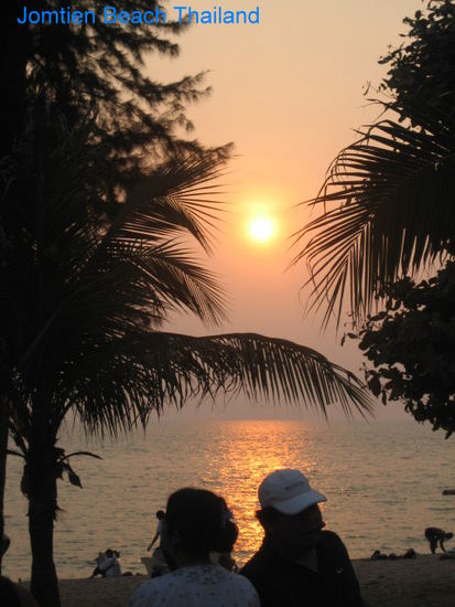 Für alle Rmantiker, ein Sonnenuntergang am Jomtien Beach