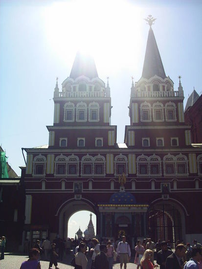 Der Eingang zum Roten Platz in Moskau 2005