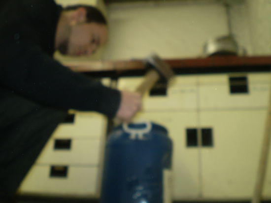 Nein ich hau nicht auf die Tonne... die ist eh schon unscharf 