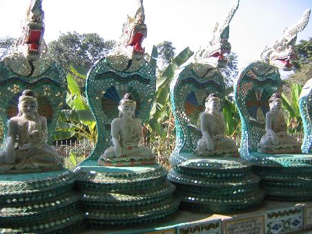 Schlangenpagode in der Nähe von Mandalay
