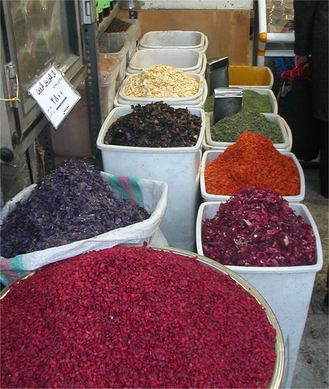 Berberitzen und Tees im Bazar