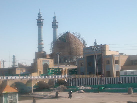 Die Kuppel in Qom wird restauriert