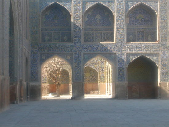 Im Hof der Imam-Moschee