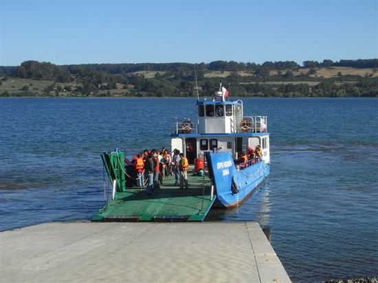 Die Faehre ueber den Lago Ranco zur Isla Huapi.