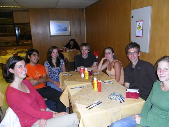 Abendessen mit Milton, Liane und den franzoesischen AustauschstudentInnen Claire, Morgane und dem Burschen mit dem schwierigen franzoesischen Namen