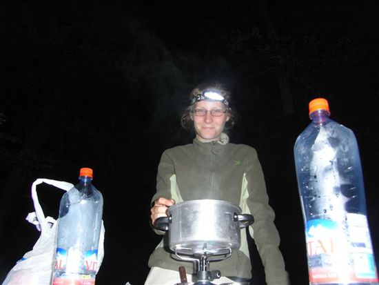 Um 19 Uhr herrschte bereits dunkle Nacht.