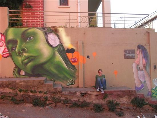 La Julia between Graffitiart