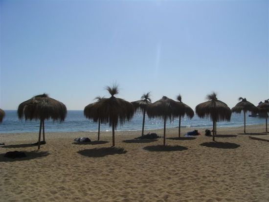 einem langen Sandstrand,