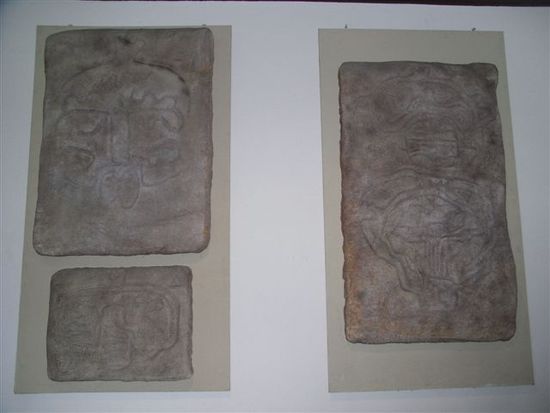 Arte precolumbiano in Stein geritzt.