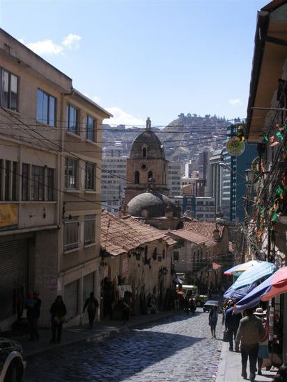 La Paz ist in ein Tal gebaut.