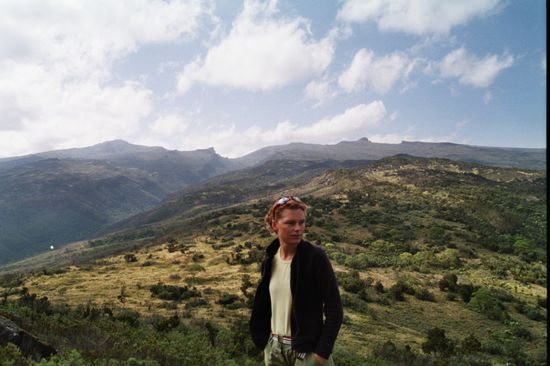 Edith beim Aufstieg zum Mt. Elgon (Wagagai)