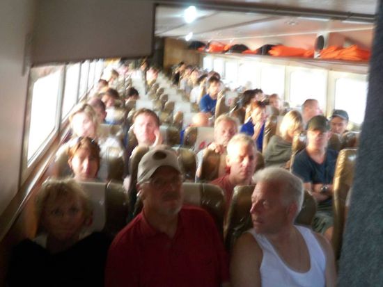 Jeder hatte nen Sitzplatz im Inneren des Schiffs.