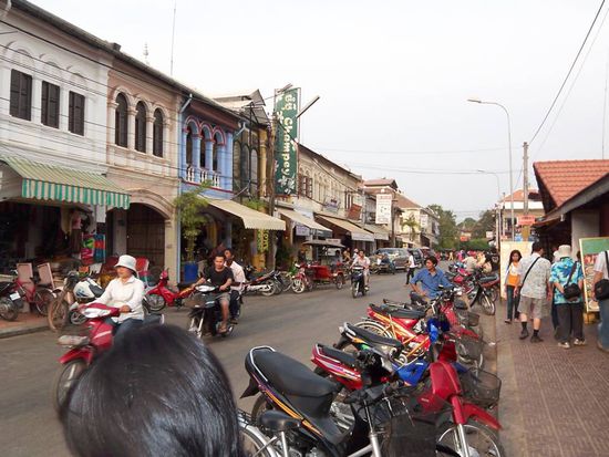 Strassen - wie immer mega viele Motos