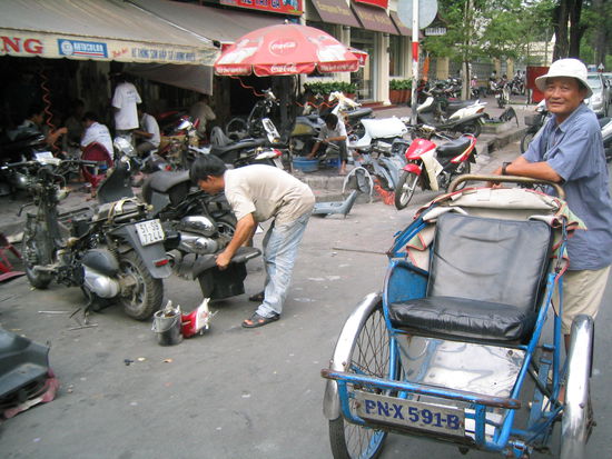 Fast alles findet auf der Strasse statt.